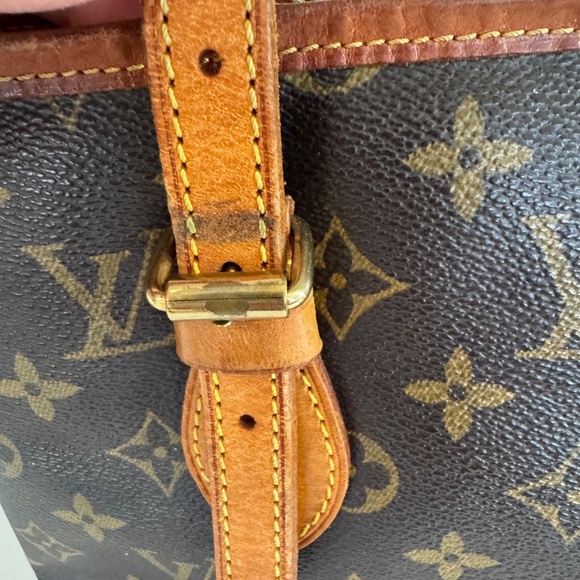 Vintage Louis Vuitton Monogram Petit Bucket 23 Bag - Picture 4 of 16